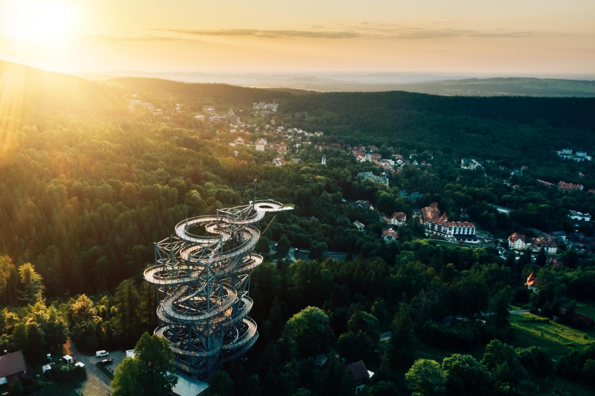 Elements Hotel&Spa Swieradow-Zdroj Exterior photo Aerial view of the observation tower